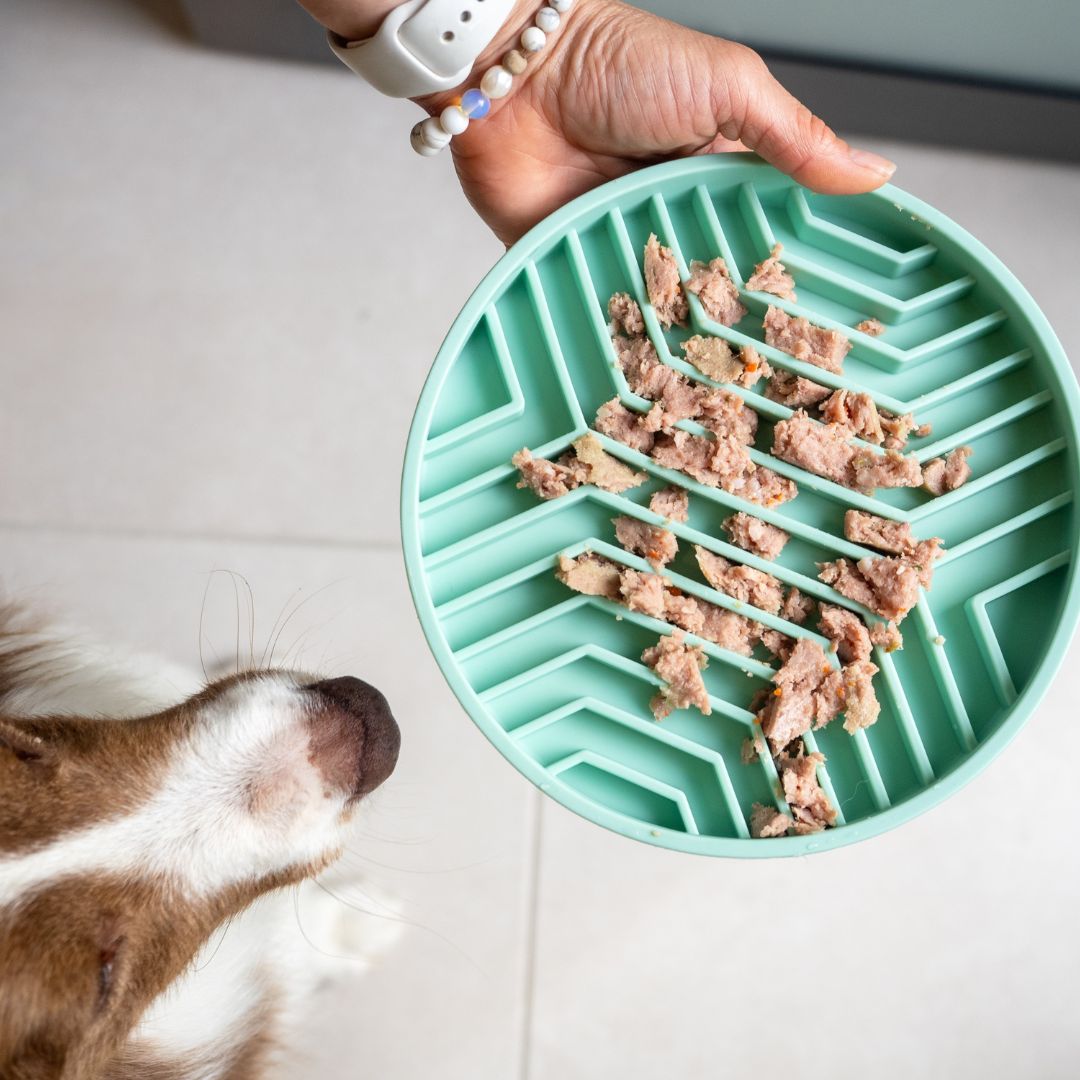 Farmers Mate for Pets Lick Mat Beef 1x1